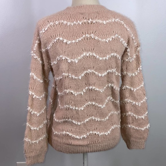 Heartloom blush pink fuzzy soft crew neck sweater size small - Picture 2 of 7
